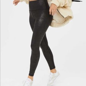 NWOT AE the hugger Hugh waisted leggings